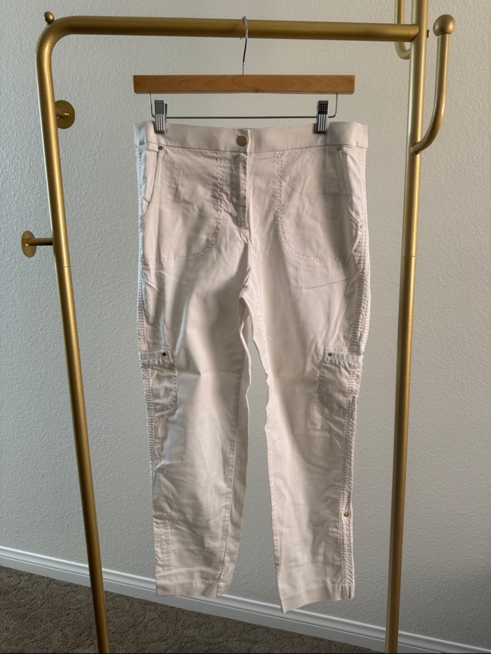 Chico’s White Cargo-Style Casual Pants